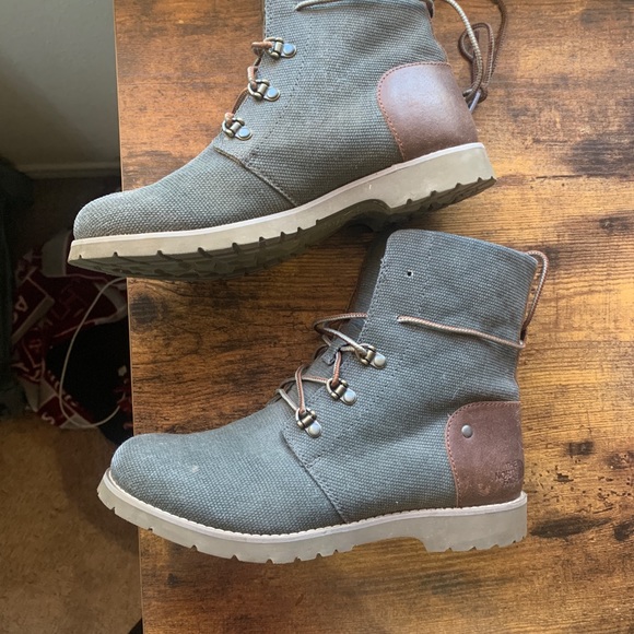 The North Face Green Lace Up Boots - Picture 5 of 8